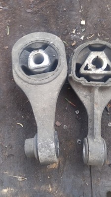 Кронштейн лапи задня подушка lancia delta iii stilo bravo фото №1