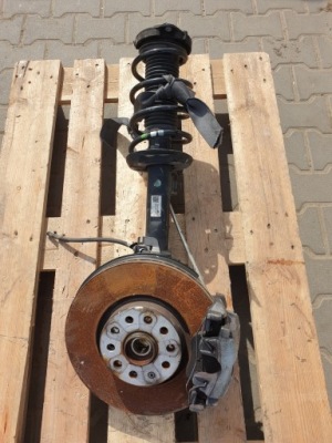 Audi q3 8u поворотний кулак правий перед амортизаторна стійка фото №1