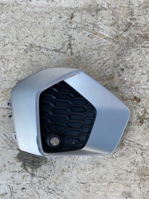 Audi a3 8y0 решётка бампера 8y0807953 фото №1