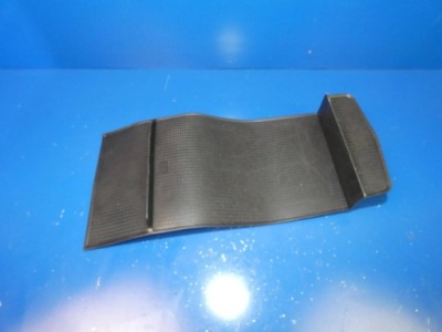 Volvo xc40 вкладиш гумовий елемент бардачка тунель середнього фото №1