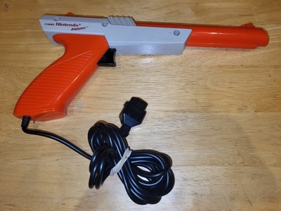 ORYGINALNY PISTOLET NINTENDO NES ZAPPER - SPRAWNY LIGHT GUN