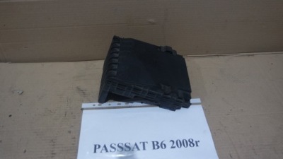 Защита коробка предохранителей vw passat b6 1k0937132f фото №1