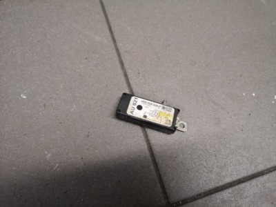 Підсилювач антени audi a8 d2 4d0035225m фото №1