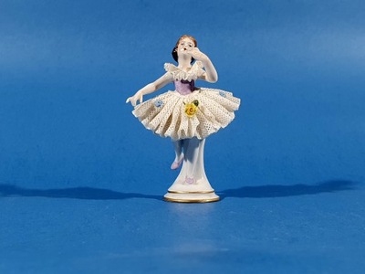 Figurka baletnica z krynoliną Volkstedt nr2 fiolet