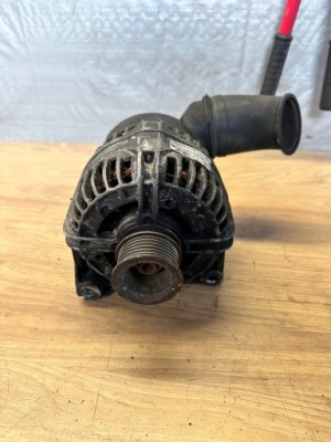 Генератор bmw оригинальный номер 0124515050 фото №1