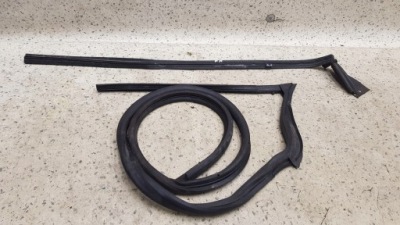 Уплотнители дверь перед левый комплект  mercedes w208 фото №1