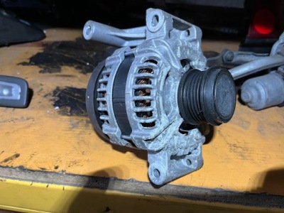 Генератор opel astra k оригинал 13513070 фото №1