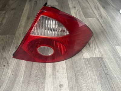 Ford mondeo mk3 hb lift лампа правая задняя фото №1