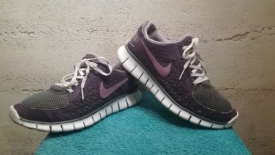 NIKE FREE RUN