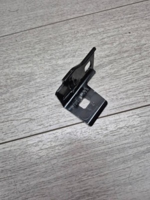 15647. cayenne iii кронштейн порог правый 9y0801678 фото №1