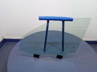 Mercedes glc x253 стекло дверь перед левая передняя a2537258300 фото №1