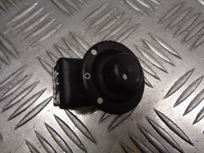 Кнопка регулювання дзеркал renault megane 8200002442 фото №1