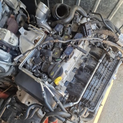 Двигатель комплектный  с оборудование audi q2 81a cze фото №1