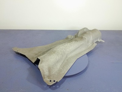 Mercedes a w177 защита тепловая выхлоп a1776820002 фото №1