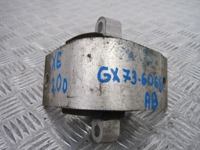 Кронштейн подушка коробки передач range rover jaguar xe f-pace gx73-6068-ab фото №1