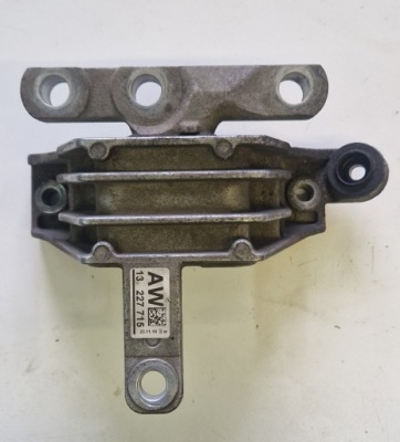 Подушка двигателя кронштейн оригинальный номер 13227715 opel insignia 2.0 turbo a20nht фото №1