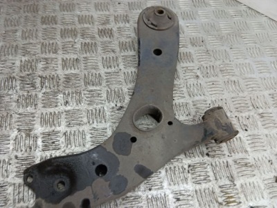 Toyota avensis t270 2012 ліва сторона нижній важіль передній фото №1