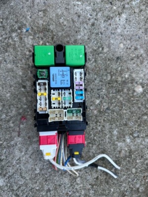 Коробка предохранителей peugeot 508 2.0 hdi 9665492680 фото №1