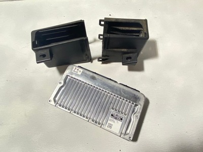 Lexus is 300h захист корпус комп'ютер двигуна фото №1