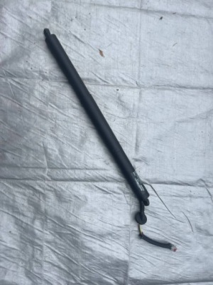 Jeep cherokee kl lift привод крышки багажника 68289846aa фото №1