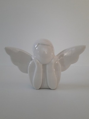 Figurka z ceramiki anioł