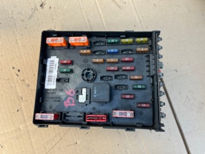 Коробка предохранителей vw volkswagen passat b6 2005-2010 3c0937125 фото №1