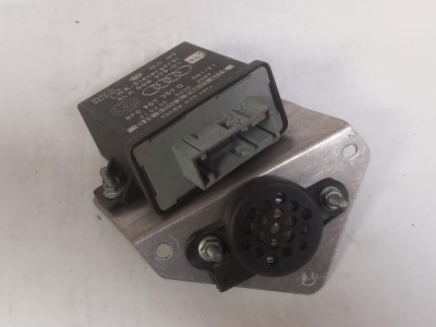 Audi оригінальний номер 8p0907357d фото №1