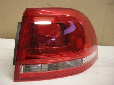 Vw touareg 7p6945096d лампа права задня фото №1