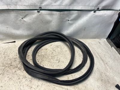 Ford transit courier прокладка двері задня орні na кузов фото №1