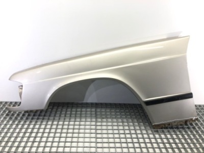 Крила лівий перед mercedes w201 sedan/limuzyna 82-93 фото №1