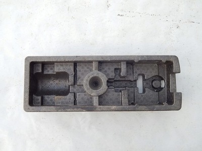 Opel astra j kombi пінополістирол вкладиш багажника фото №1