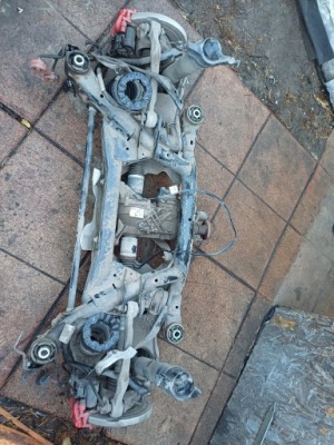 Подвеска балка oś задняя 2.0d land rover discovery sport l550 15r. фото №1