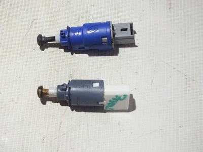 Twingo ii датчик стоп-сигнал зчеплення фото №1