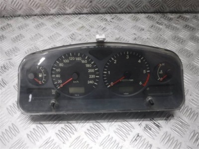 Счетчик приборы toyota avensis t22 2.0d фото №1