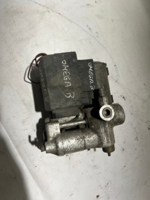 Насос abs блок управления opel omega 0265203001 фото №1