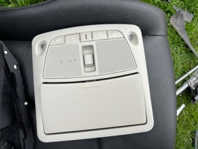 Nissan x-trail t32 лампа освещение кабины бардачок фото №1