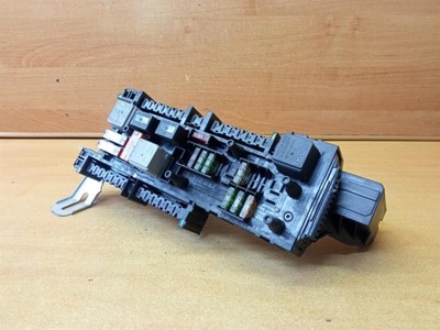 Коробка предохранителей mercedes w204 016706581 фото №1