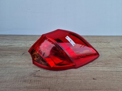 Kia ceed 2 ii hb права лампа задня кутова 92402a20 фото №1