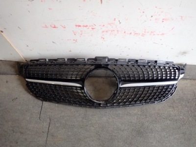 Решітка радіатора mercedes c-klasa w205 a2058807506 фото №1