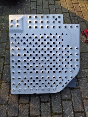 Защита лист крышка помост гаситель аккумулятор scania r 2335694 фото №1