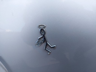 Jeep cherokee liberty kj крышка багажника эмблема значок 05 фото №1