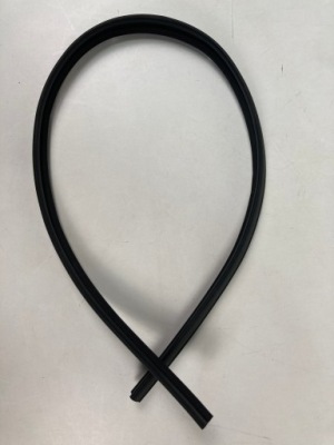 Прокладка нижня двері перед ford focus mk4 2018 фото №1