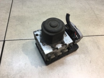 Насос abs corolla verso e12 2.0 d4d 44510-13070 фото №1