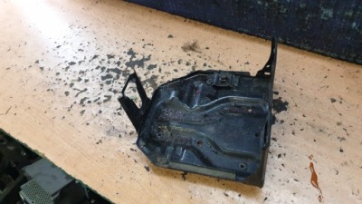 Suzuki swift mk6 основа кронштейн акумулятор фото №1