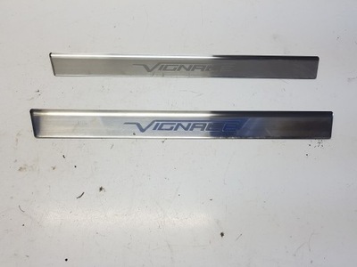 Kuga ii mk2 lift vignale молдинг поріг ліва права фото №1