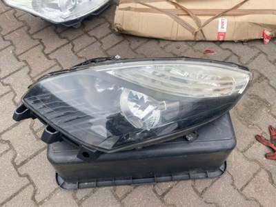 ФАРА ЛЕВАЯ ПЕРЕД RENAULT SCENIC 3 III 260600023R