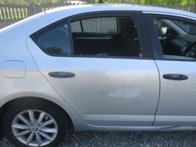 Двері правий задня hb skoda octavia iii przedlift 12-15 la7w фото №1