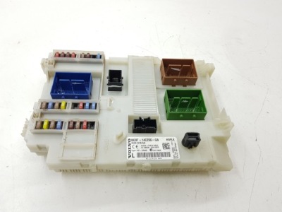 Volvo xc60 2011 рамка / модуль запобіжників фото №1