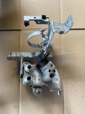 Mercedes a 177 a45 amg кронштейн радіатор фото №1