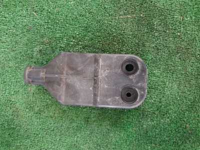 Audi q2 направляющая бампера правый задняя 81a807330 фото №1